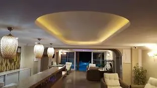 Otel Comet De Luxe Suit 4*